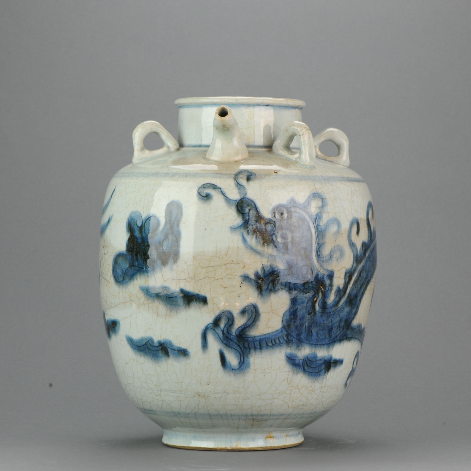 Chinese porcelain water cooler 19th century. South east market.