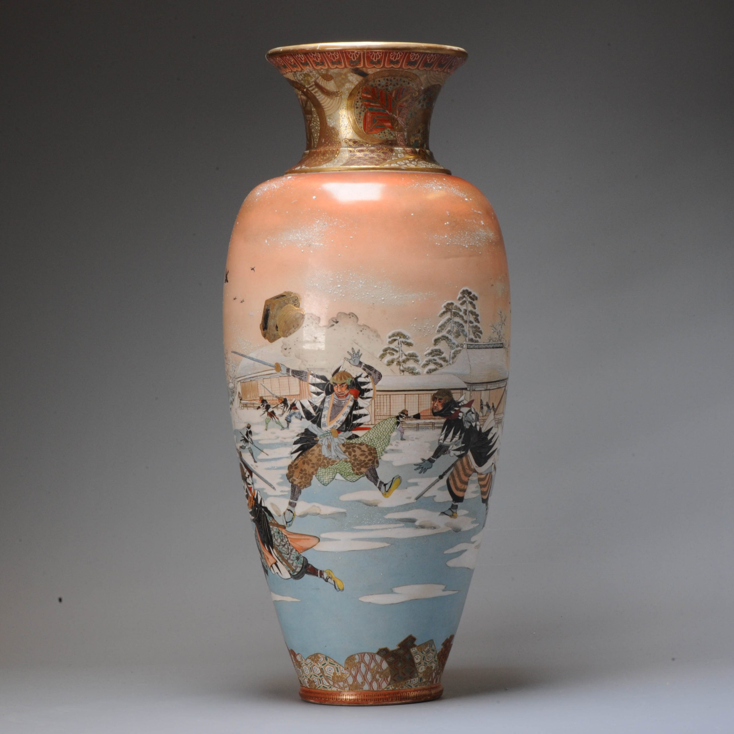 Large Antique Meiji period Japanese Satsuma vase with mark Japan 19c