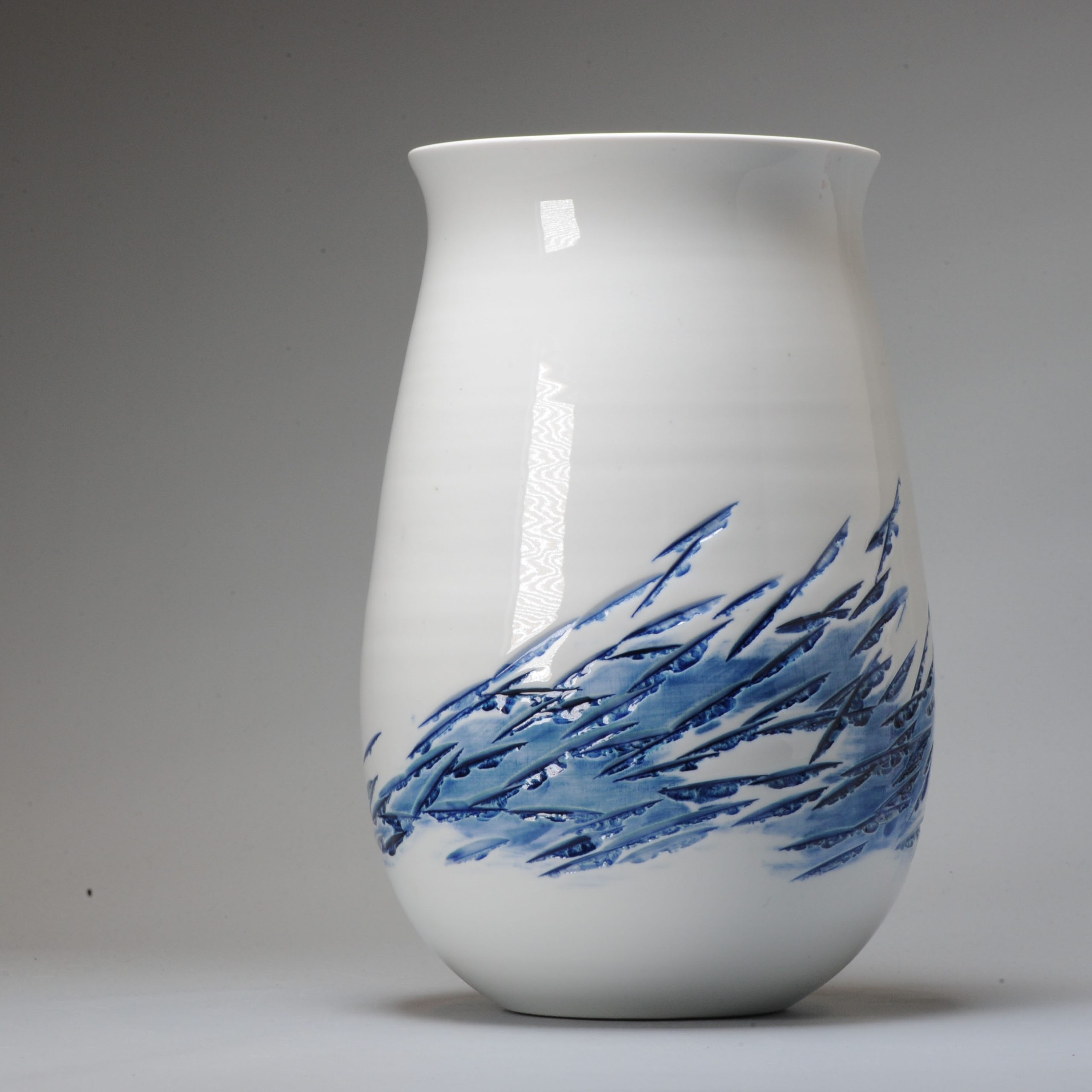Fine Art Japanese Vase Arita. Artist Fujii Shumei Ice and Snow