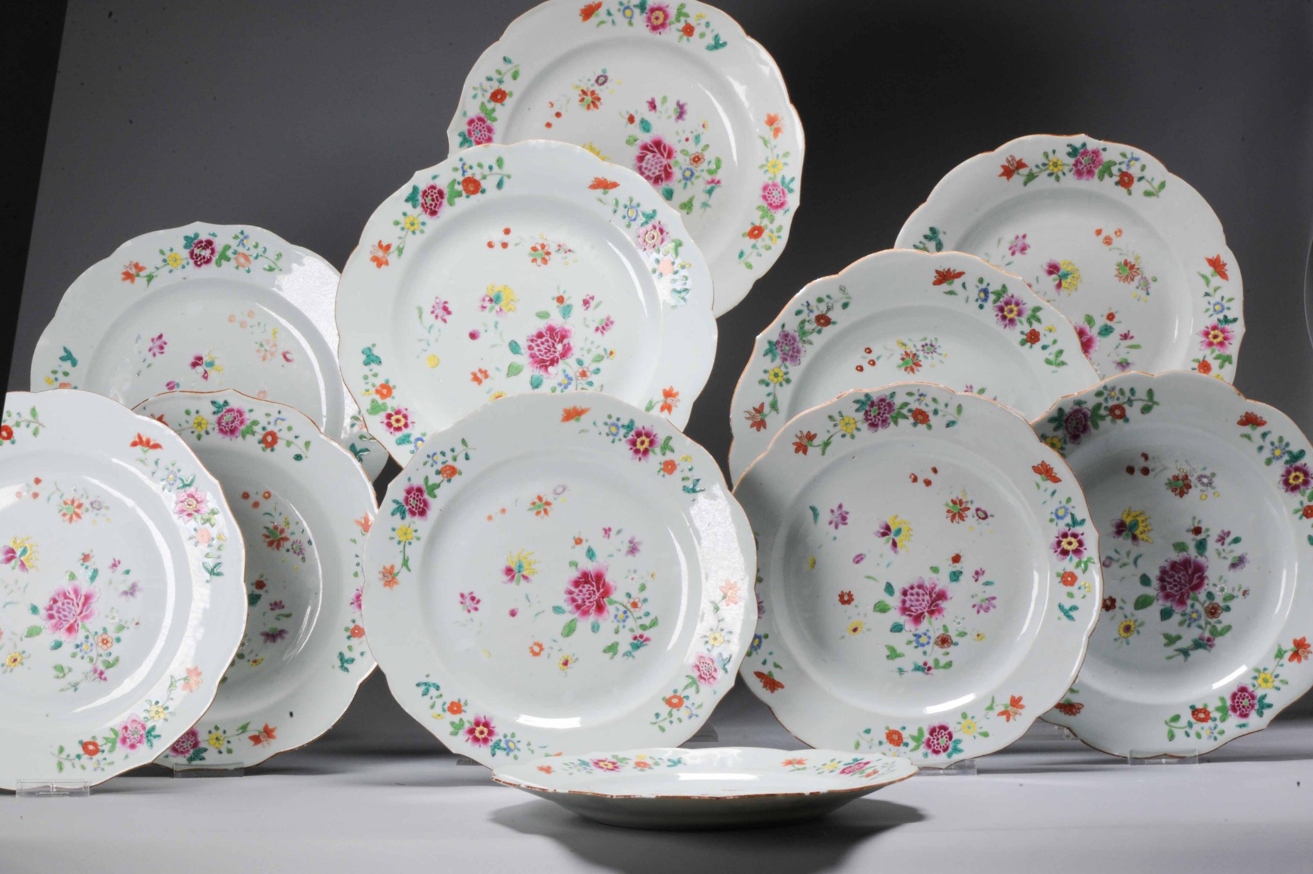 #11 Antique Chinese Porcelain 18th C Qianlong Period Famille Rose Set Dinner Plates