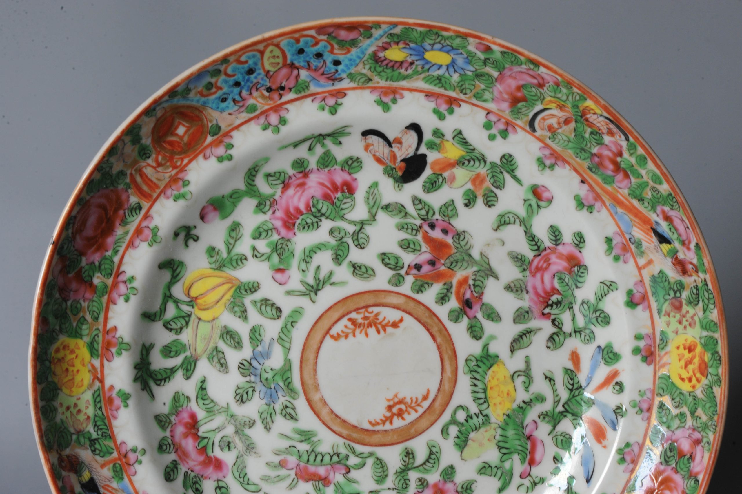 20.4CM Antique 19C Chinese porcelain Cantonese dish Bird Butterfly Flower