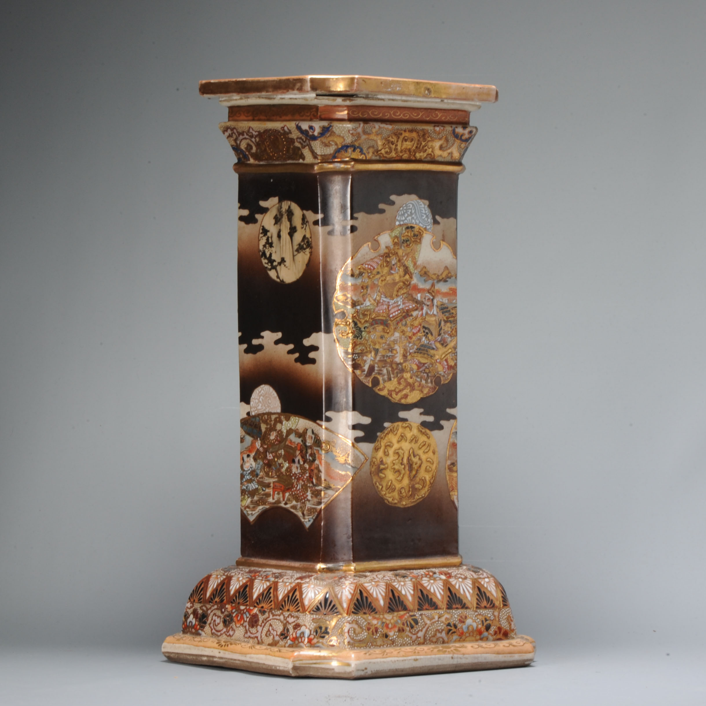Large Antique Meiji period Japanese Satsuma Pied de Stal Vase holder