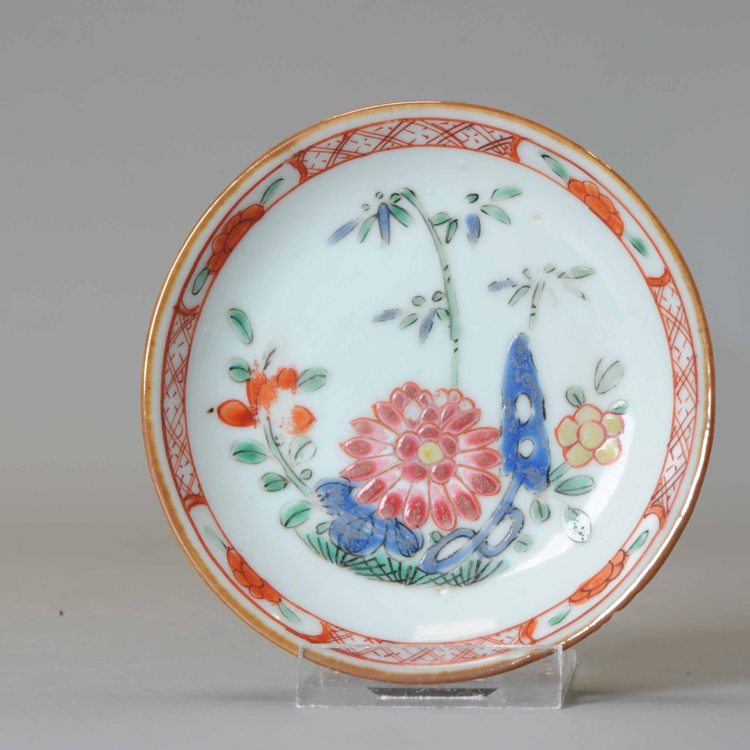 Antique 18th C Kangxi Yongzheng Dish 1710-1730 Qing Chinese Porcelain Flowers