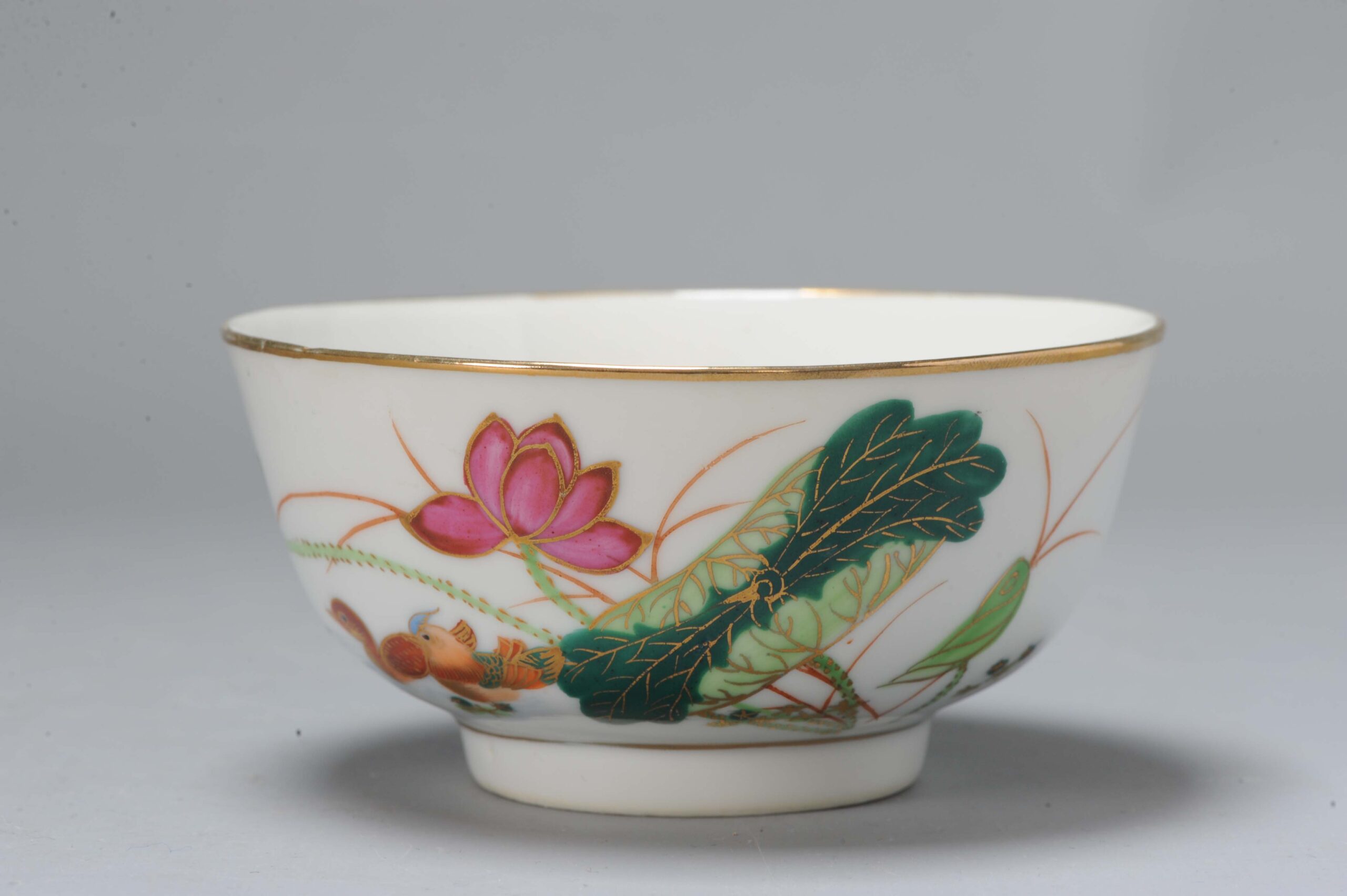 Antique Chinese Republic period Fencai bowl with flowers, China 20th c.