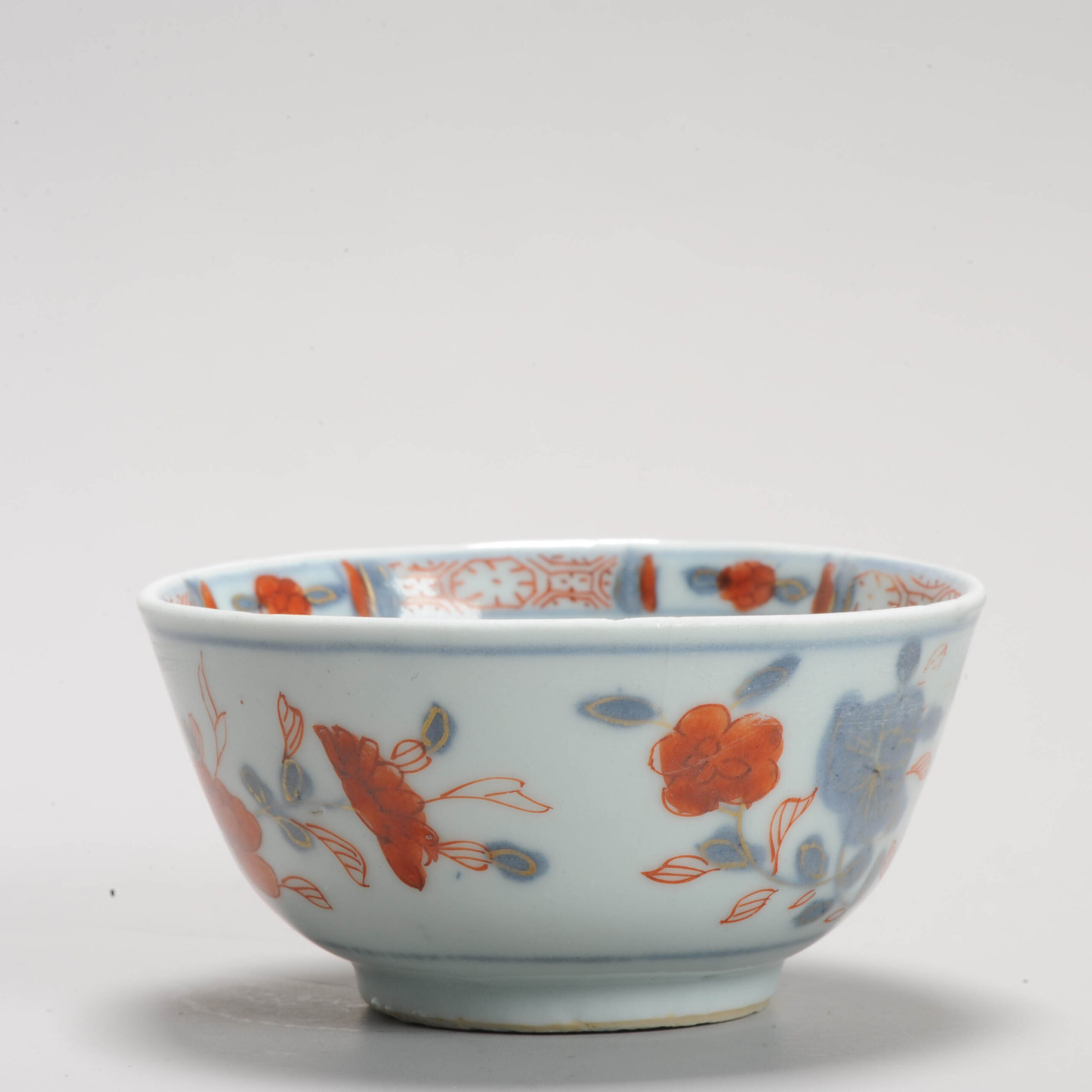 A Chinese Porcelain Imari Tea Bowl 1720-1740 Period Floral and Butterfly