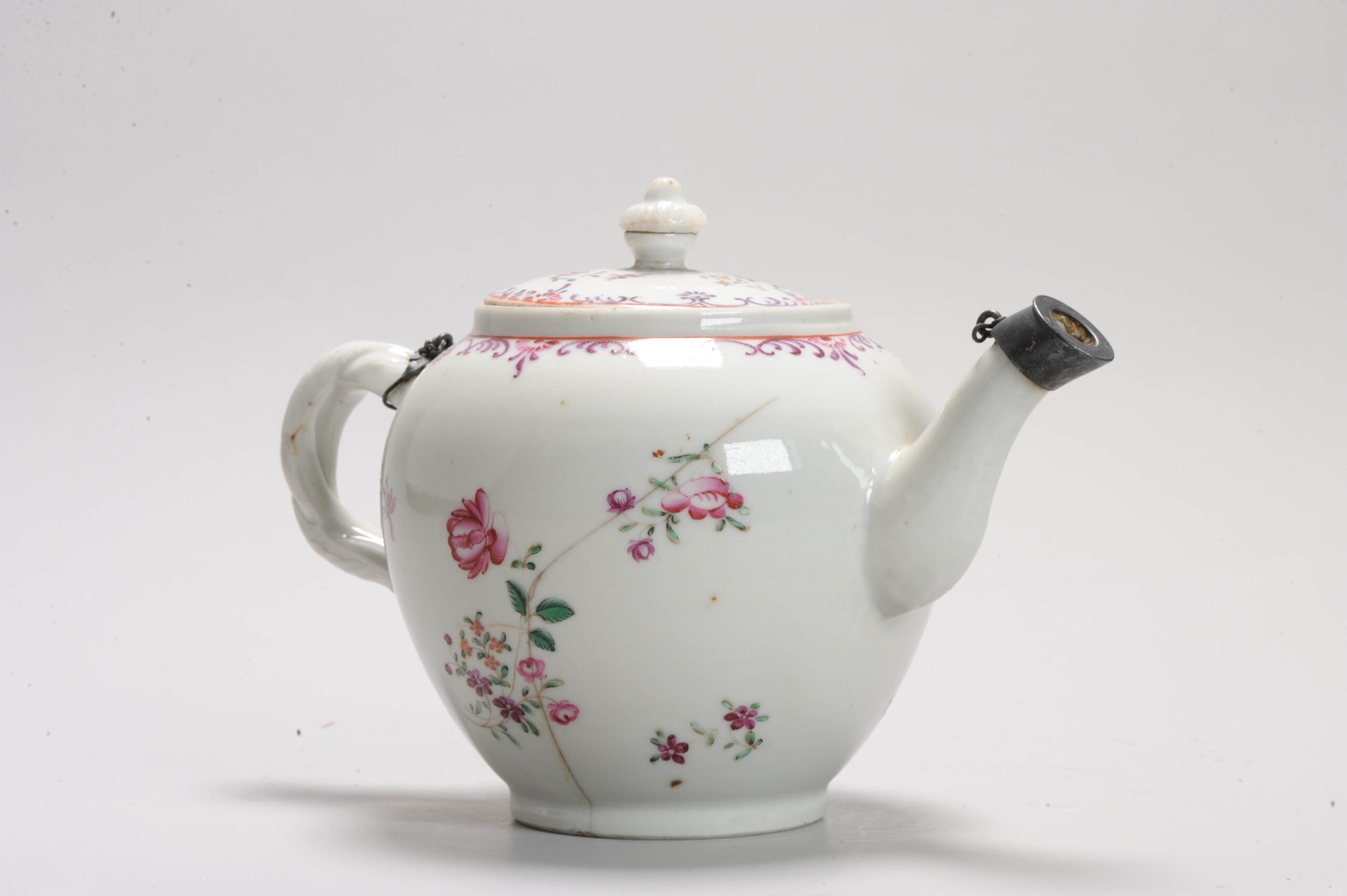 Antique 18th Century Chinese Porcelain Qianlong Teapot FLowers